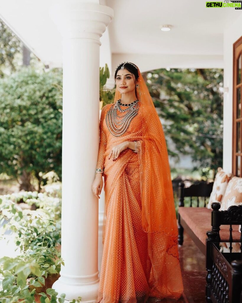 Jasnya Jayadeesh Instagram - Find the beauty in every moment. 🤍 Costume @ela_kshidesignerstudio_ Mua @makeoverbyshaima Dop @siju_doss Jewellery @allura_premium_bridal_rentals