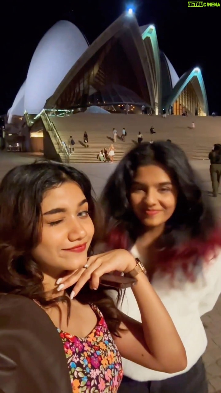 Jasnya Jayadeesh Instagram - The Opera House ❤️ @operahousesyd #sydneycity looks ethereal ❤️🥰 . Vc @neethu_jayan2 😘❤️