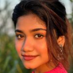 Jasnya Jayadeesh Instagram – Keep your face always toward the sunshine—and shadows will fall behind you. 🩷
.
Pc @arun_anedath 🩷
.
#picoftheday #instagood #fyp #naturephotography