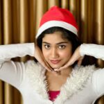 Jasnya Jayadeesh Instagram – Christmas isn’t just a day, it’s a frame of mind. Merry 🎄 Christmas ❤️
.
📸 @neethu_jayan2 😘😘😘
#merrychristmas #christmas #instamodels