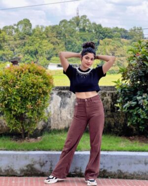 Jasnya Jayadeesh Instagram - Believe in yourself and you’re halfway there. 🤍
.
Pc @arun_anedath 🤍