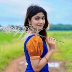 Jasnya Jayadeesh Instagram - തൃക്കാർത്തികാദിനാശംസകൾ 🥰❤️ Swipe 👉🏻👉🏻 👗 @classymissyin ❤️ 📸 @arun_anedath ❤️
