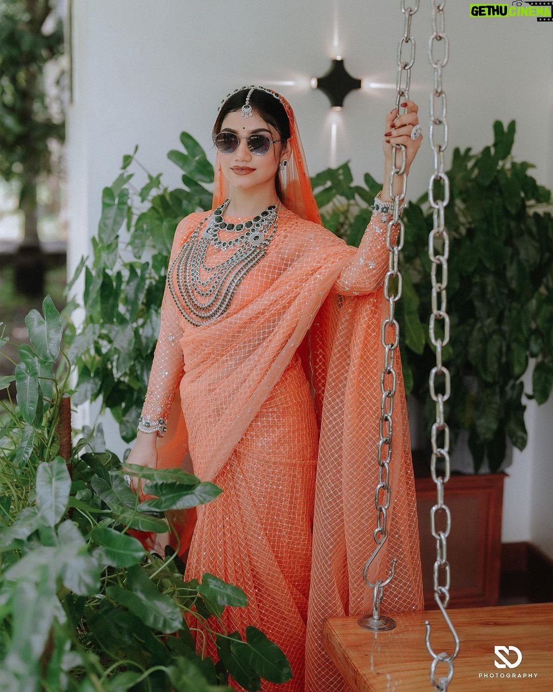 Jasnya Jayadeesh Instagram - Find the beauty in every moment. 🤍 Costume @ela_kshidesignerstudio_ Mua @makeoverbyshaima Dop @siju_doss Jewellery @allura_premium_bridal_rentals