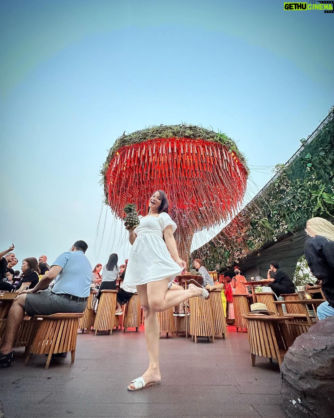 Jazz Sodhi Instagram - What happens on the rooftop πΎπ₯³ stays on the rooftop πππ π§π»ββοΈπ§π»ββοΈπ§π»ββοΈπ§π»ββοΈπ§π»ββοΈπ§π»ββοΈπ§π»ββοΈ Tichuca Rooftop Bar