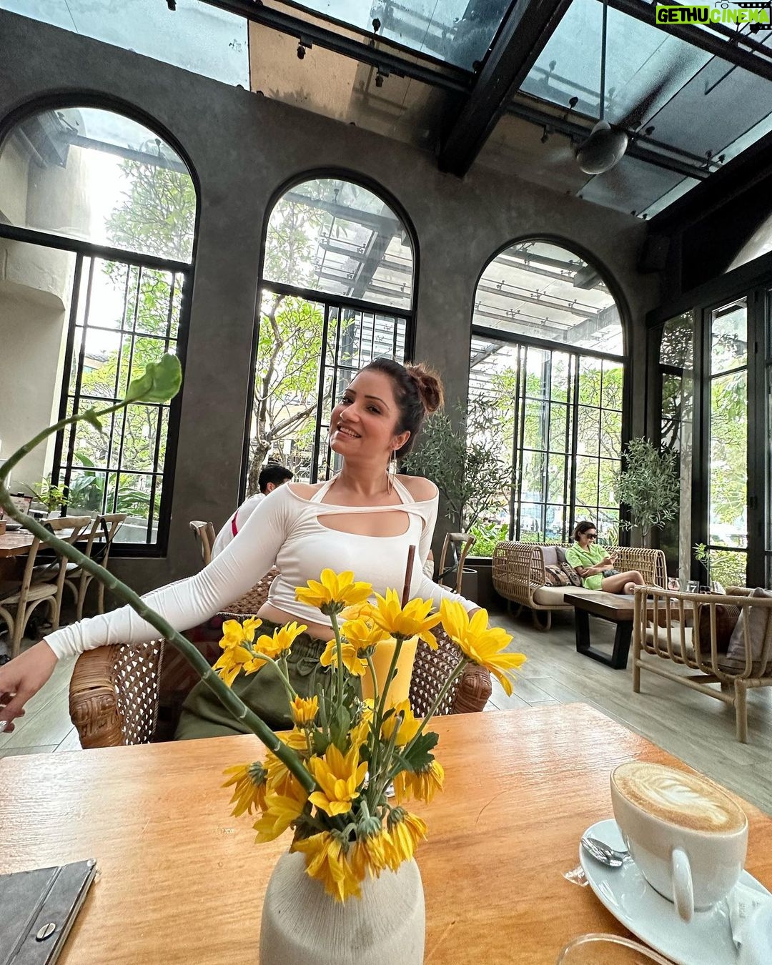 Jazz Sodhi Instagram - π§π»ββοΈπΈππ§‘ Hern Coffee and Bistro