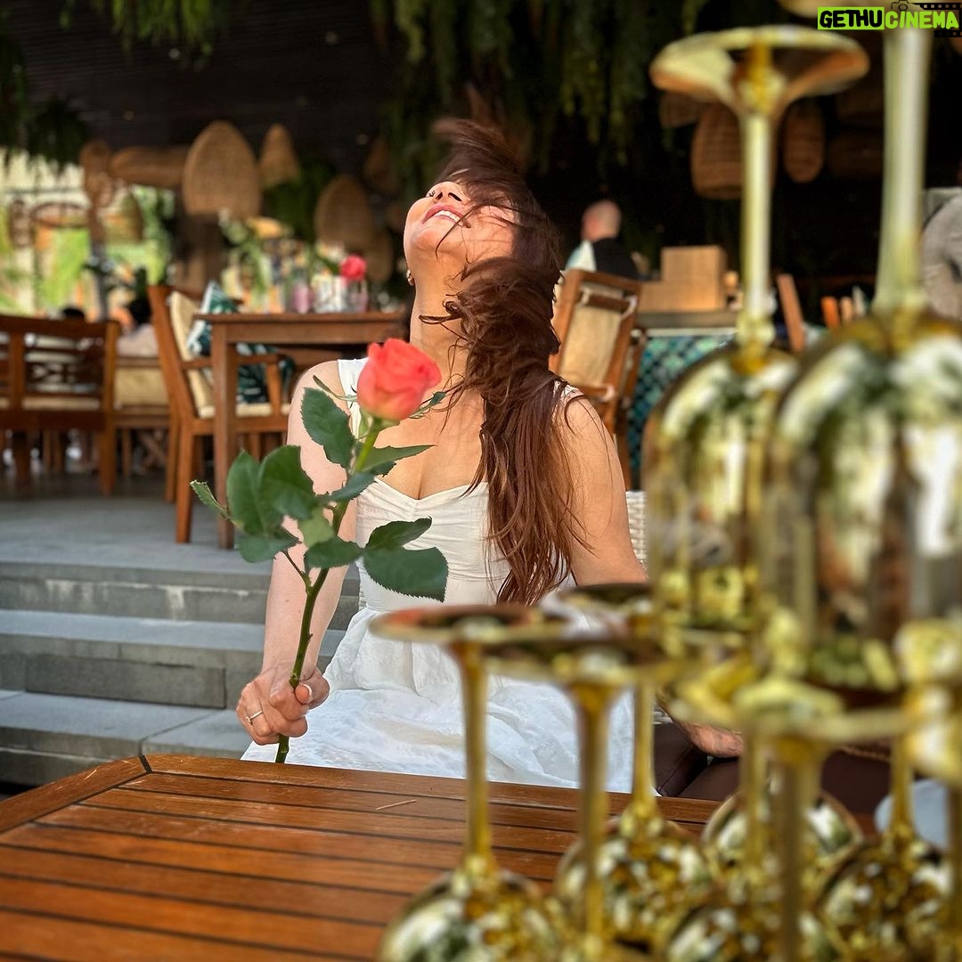 Jazz Sodhi Instagram - Hello Monday π©·π§π»ββοΈπΈπ¦