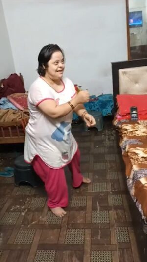 Jennifer Mistry Bansiwal Instagram - DIMPLE HAPPY DANCE ...

Dimple Simply shows you don't need any reason to be happy...
My cousin caught my sister Dimple dancing without a reason and she captured it ... it really made my day... hope it makes your day too

#jennifermistrybansiwal #dimplemistry #mycutesisterdimple #jennydimpu