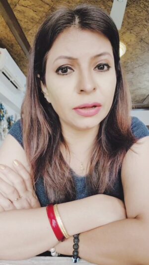 Jennifer Mistry Bansiwal Instagram - KAHANI AB TAK-
PART 3-
In this video- SEXUAL HARASSMENT...
Started yesterday, this is a series of videos about my in going case of sexual harassment against my Producer Asit Modi, Operation Head Sohil Ramani and Executive ProducerJatin Bajaj.
How it started? What happened? How I approached Police Authorities and various other officers? How they aren't helping, How am i running from office to office for justice leaving my daughter at home with in laws, How i have filed loads of paper work, How I went through the same mental and emotional trauma every time i write... The story is endless and so are the emotions...
it seems like I m the culprit waiting for hours and hours at their offices so that Authorities listen to me... the amount of struggle I have gone through no one should go through... meanwhile my friends, colleagues,  society stopped talking to me...
But... I will go to any level to get the justice
... no matter how much Authorities and witnesses are bribed or influenced... coz I m speaking the truth... it is my life purpose now to get justice... Karma is for real... If not jurisdiction, God is there to do justice...

#jennifermistrybansiwal #jmb #sexualharassment #asitmodi #tmkoc #taarakmehtakaooltahchashmah #roshansodhi #roshanbhabhi #sohilramani #jatinbajaj #policeauthorities #truth #mumbaipolice #justice #sexualharassment #justice4jennifer #justice4jmb