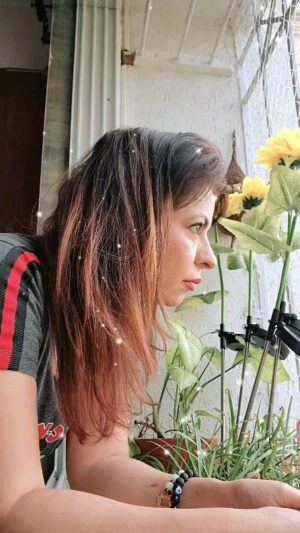 Jennifer Mistry Bansiwal Instagram - Where attention goes, energy flows...#jennifermistrybansiwal #jmb #youtubeshorts #youtubeshorts