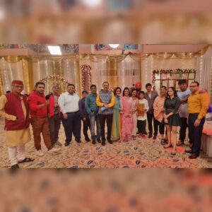 Jennifer Mistry Bansiwal Instagram - This date last year... when my brother Adil @mistry_adil and his family were part of Tmkoc for Navroze Special episode...( the celebration that is shown in the serial after 14 years)... Didn't get a chance to post these pics as my younger brother Malcolm @ronald_mistry was hospitalized and later in passed away in 21 days... you cannot plan life...
... Never imagined life changes in such a short span, Malcolm leaving us forever, me not in serial any more, so called friends and society vanishing from my life , above all this case, not forgetting no one to support except family and few real friends... The more stuff happened the more I became stronger... As I always say, I never plan my life, God has always... God always gave me the best, so going with the flow... the best may come