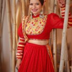 Jennifer Mistry Bansiwal Instagram - Red... the color of victory... victory over evil... May all of us have victory over the evil and bring the world to a better place... Happy Dusshehra Outfit: @gurukrupa_creation Photographer: @photo_vinayak Team: @zerographyvlogs & @clickmegood_ Stylist: @style_deintrepide Jewellery : @silver.kiosk Makeup: @makeoverbydipika Location: @nomimumbai Nomi Mumbai