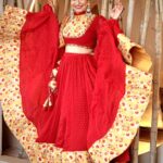 Jennifer Mistry Bansiwal Instagram - Red... the color of victory... victory over evil... May all of us have victory over the evil and bring the world to a better place... Happy Dusshehra Outfit: @gurukrupa_creation Photographer: @photo_vinayak Team: @zerographyvlogs & @clickmegood_ Stylist: @style_deintrepide Jewellery : @silver.kiosk Makeup: @makeoverbydipika Location: @nomimumbai Nomi Mumbai