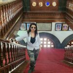 Jennifer Mistry Bansiwal Instagram - सद्रक्षणाय खलनिग्रहणाय To protect the good and to restrain the wicked... And now I declare war... Police Commissioner Office Mumbai