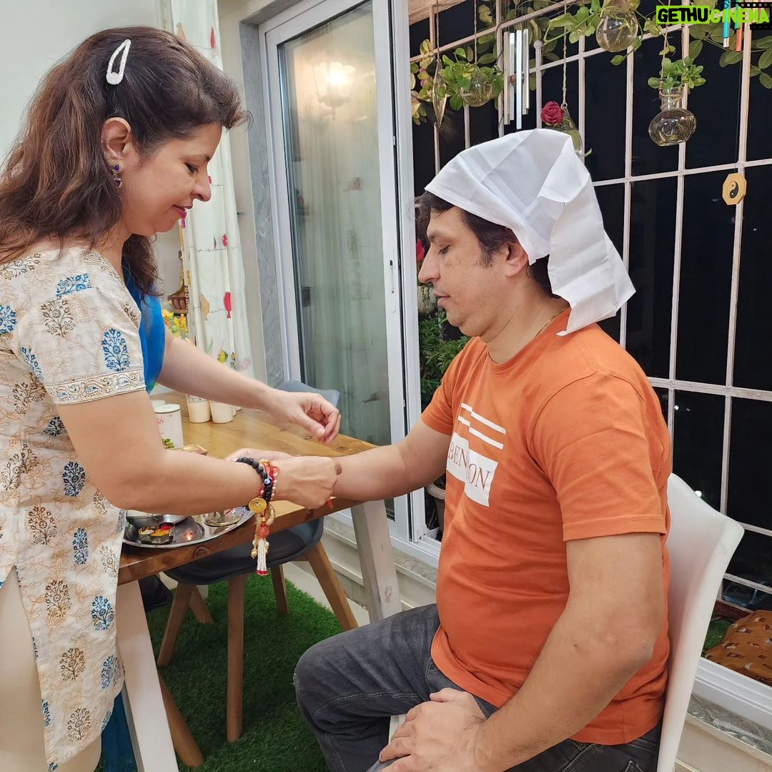 Jennifer Mistry Bansiwal Instagram - UNIMAGINABLE RAKSHABANDHAN... Never in my life thought that one day on Rakhi, my younger brother Malcolm @ronald_mistry won't be there( he passed away a year back)... My first Rakhi without him, feel so empty... Kabhi socha nahi tha hum 4 se 3 ho jaenge, usme bhi sister Dimple in home town... Luckily Adil @mistry_adil is there for me whenever I need... lots of love and blessings to both my brothers, I know Maloo you must be smiling at me from heaven... Wish you were here... Miss you badly... Happy RAKSHABANDHAN #rakshabandhan #happyrakshabandhan Hiranandani Garden Powai