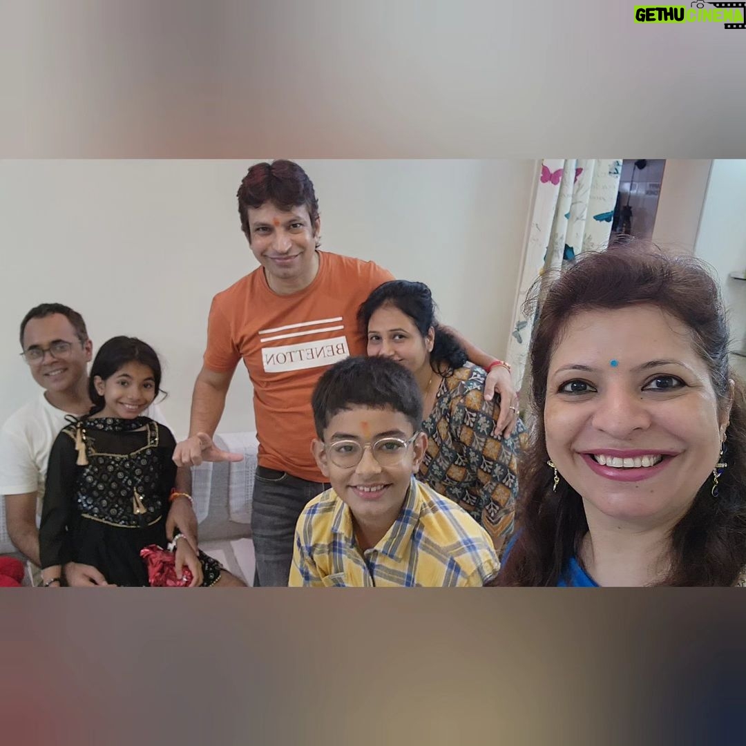 Jennifer Mistry Bansiwal Instagram - UNIMAGINABLE RAKSHABANDHAN... Never in my life thought that one day on Rakhi, my younger brother Malcolm @ronald_mistry won't be there( he passed away a year back)... My first Rakhi without him, feel so empty... Kabhi socha nahi tha hum 4 se 3 ho jaenge, usme bhi sister Dimple in home town... Luckily Adil @mistry_adil is there for me whenever I need... lots of love and blessings to both my brothers, I know Maloo you must be smiling at me from heaven... Wish you were here... Miss you badly... Happy RAKSHABANDHAN #rakshabandhan #happyrakshabandhan Hiranandani Garden Powai