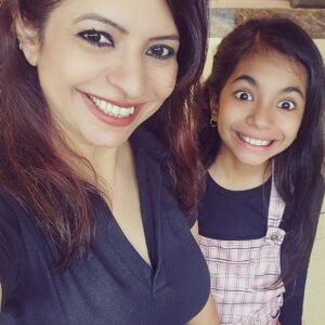 Jennifer Mistry Bansiwal Instagram - Just US...Mumma daughter shopping, eating, chatting time together ...
Enjoyed some beautiful moments with Lekissha🥰

#jennifermistrybansiwal #jmb #jenissha #Lekissha #lekisshamistrybansiwal #momdaughter