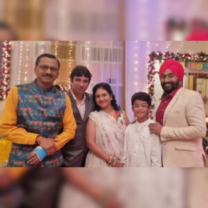 Jennifer Mistry Bansiwal Instagram - This date last year... when my brother Adil @mistry_adil and his family were part of Tmkoc for Navroze Special episode...( the celebration that is shown in the serial after 14 years)... Didn't get a chance to post these pics as my younger brother Malcolm @ronald_mistry was hospitalized and later in passed away in 21 days... you cannot plan life...
... Never imagined life changes in such a short span, Malcolm leaving us forever, me not in serial any more, so called friends and society vanishing from my life , above all this case, not forgetting no one to support except family and few real friends... The more stuff happened the more I became stronger... As I always say, I never plan my life, God has always... God always gave me the best, so going with the flow... the best may come