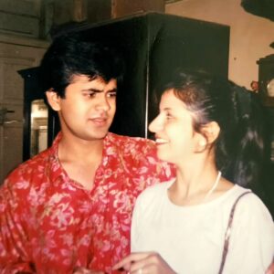 Jennifer Mistry Bansiwal Instagram - JAB WE MET... Throwback to the pics of a month after we met in 1998, pics are from the trip to Mumbai visit when I came to apply for air hostess interview with Bobby (my then boy friend)... Never knew will end up in totally different profession and settling in Mumbai... the only thing constant is US @bobbybansiwal 

Ps... Coat I m wearing was borrowed from a friend 

#jennifermistrybansiwal #bobbybansiwal #mayurbansiwal #jmb #jennybobby #throwback #thursdaythrowback