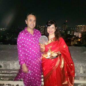 Jennifer Mistry Bansiwal Instagram - Karwa Chauth celebration 

Mehandi @taslim_mehndi_designer

#jennifermistrybansiwal
#jmb #bobbybansiwal
#mayurbansiwal #Lekissha #lekisshamistrybansiwal #jenissha
#karwachauth