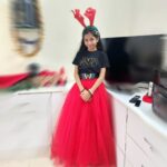 Jennifer Mistry Bansiwal Instagram - Merry CHRISTMAS #jennifermistrybansiwal #jmb #jenissha #Lekissha #lekisshamistrybansiwal #merrychristmas Hiranandani Garden Powai