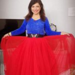 Jennifer Mistry Bansiwal Instagram - "I feel like I thrive in the red light." "Love and a red rose can't be hid." "Red has always been my color, because red stands out." "I always loved red... Ps- Got ready for society annual function... #jennifermistrybansiwal #jmb Hiranandani Garden Powai