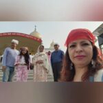 Jennifer Mistry Bansiwal Instagram - Gurupurab di lakh lakh Vadhaiya... happy Guru Nanak Jayanti... Nanak Naam Chardi Kala Tere Bhane Sarbat da bhala... #jennifermistrybansiwal #jmb #Lekissha #lekisshamistrybansiwal #bobbybansiwal #mayurbansiwal #jenissha #gurupurab #gurunanakjayanti Gurudwara Bangla Sahib