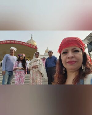 Jennifer Mistry Bansiwal Instagram - Gurupurab di lakh lakh Vadhaiya... happy Guru Nanak Jayanti...
Nanak Naam Chardi Kala Tere Bhane Sarbat da bhala...

#jennifermistrybansiwal #jmb #Lekissha #lekisshamistrybansiwal #bobbybansiwal #mayurbansiwal #jenissha #gurupurab #gurunanakjayanti