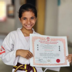 Jennifer Mistry Bansiwal Instagram - A very joyful moment for us...Lekissha turned golden brown belt today
Thank you @baduumesh for the training...

#jennifermistrybansiwal #Lekissha
#lekisshamistrybansiwal
#karate #jenissha #bobbybansiwal #mayurbansiwal