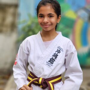 Jennifer Mistry Bansiwal Instagram - A very joyful moment for us...Lekissha turned golden brown belt today
Thank you @baduumesh for the training...

#jennifermistrybansiwal #Lekissha
#lekisshamistrybansiwal
#karate #jenissha #bobbybansiwal #mayurbansiwal