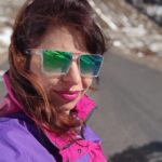 Jennifer Mistry Bansiwal Instagram - Fun in the snow... Pic by my Lekissha #jennifermistrybansiwal #jmb #manali #rohtangpass #snow Rohtang-Pass
