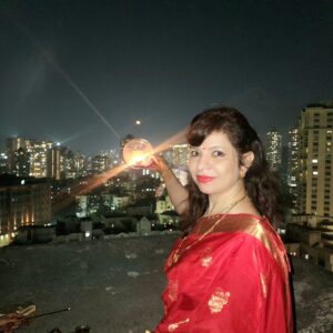 Jennifer Mistry Bansiwal Instagram - Karwa Chauth celebration 

Mehandi @taslim_mehndi_designer

#jennifermistrybansiwal
#jmb #bobbybansiwal
#mayurbansiwal #Lekissha #lekisshamistrybansiwal #jenissha
#karwachauth