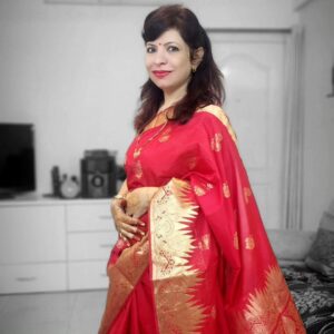 Jennifer Mistry Bansiwal Instagram - Karwa Chauth celebration 

Mehandi @taslim_mehndi_designer

#jennifermistrybansiwal
#jmb #bobbybansiwal
#mayurbansiwal #Lekissha #lekisshamistrybansiwal #jenissha
#karwachauth