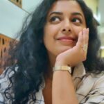 Jewel Mary Instagram - ന്നാലും ഞാൻ എന്താവും ആലോചിക്കണേ ??!!! Comment below 😘