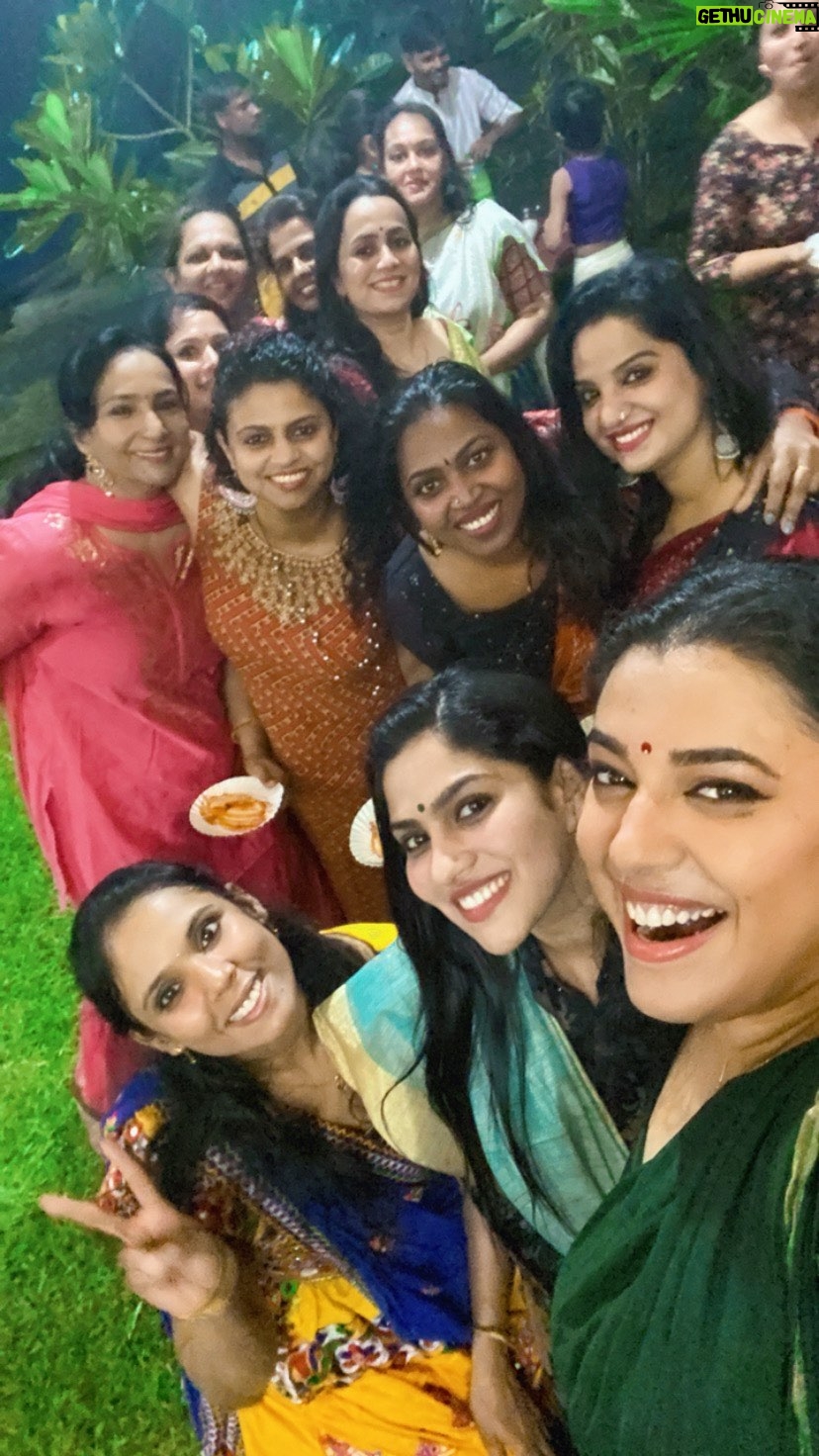 Jewel Mary Instagram - A woman in sync with her power can change the world ! Embrace the goddess in u !!! Celebrating the joy of navrathri with these darlings at @edasserysportybeans @pearl.mithun @swasikavj @simi_blackies πππππ₯³ππ