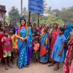 Jina Samal Instagram - ମୋର କୌଣସି ଏକ ସ୍ଥାନକୁ ଯାତ୍ରା କରିବା ସମୟରେ, ବାଲେଶ୍ବର ଜିଲ୍ଲା ଭୋଗରାଇ ନିର୍ବାଚନ ମଣ୍ଡଳୀ ଭୋଗରାଇ ବ୍ଲକ ଅନ୍ତର୍ଗତ ଟେଙ୍ଗରାମାରି ଗ୍ରାମ ଜୟରାମପୁର ପଞ୍ଚାୟତର ଗ୍ରାମବାସୀମାନଙ୍କ ସହ ରାସ୍ତାରେ ଭେଟ ହେଲା । ଅଚାନକ ଏତେ ସୁନ୍ଦର ସ୍ୱାଗତ ସମ୍ବର୍ଦ୍ଧନା ଦେଖି ବହୁ ଖୁସି ଲାଗିଲା । ସେମାନଙ୍କ ସହ କିଛି ବର୍ତ୍ତାଳାପ କଲି ଓ ସେମାନଙ୍କ ସୁବିଧା ଅସୁବିଧା ପଚାରି ବୁଝିଲି । ମୋ ପ୍ରତି ଲୋକମାନଙ୍କ ଏତେ ସ୍ନେହ, ଆଦର ନିଶ୍ଚିତ ରୂପେ ମତେ ଆହୁରି ଆଗକୁ ଯିବାକୁ ପ୍ରେରଣା ଯୋଗାଇବ । ଉପସ୍ଥିତ ସମସ୍ତ ଲୋକମାନଙ୍କୁ ମୋର ହୃଦୟର ସହ ଧନ୍ୟବାଦ ଓ କୃତଜ୍ଞତା ଜଣାଉଛି 🙏 #zeenasamalpanigrahy #ଜିନା🙏 Tengramari
