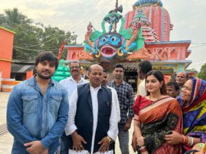 Jina Samal Instagram - ପବିତ୍ର କାର୍ତ୍ତିକ ପୂର୍ଣ୍ଣିମା ଉପଲକ୍ଷେ ରାଜ୍ୟ ବିଜେପି ସଭାପତି ଶ୍ରୀ ମନମୋହନ ସାମଲ ଓ ସ୍ଥାନୀୟ ନେତୃବୃନ୍ଦଙ୍କ ସହ ଭଦ୍ରକ ଜିଲ୍ଲା ଧାମରା ସ୍ଥିତ ମା' ଧାମରେଇଙ୍କ ମନ୍ଦିର ପରିଦର୍ଶନ କରି ମା' ଙ୍କ ଆଶୀର୍ବାଦ ଭିକ୍ଷା କରିବା ଅବସରରେ #zeenasamalpanigrahy #ଜିନା🙏