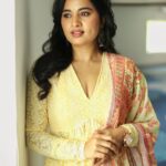 Joy Crizildaa Instagram - 🌻 @srushtidangeoffl Makeup : @makeup_by_kez Outfit : @savinidii_official 📸 : @mg_photography06 #styling #fashionstylist #stylefile