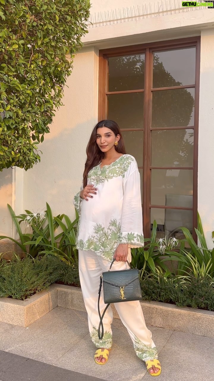 Juhi Godambe Instagram - 35 weeks 💕🌼 . . Wearing @koshurindia