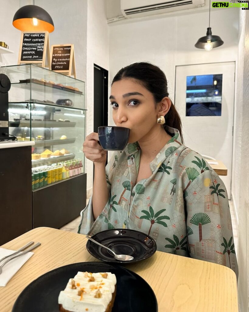 Juhi Godambe Instagram - Anytime I’m able to sneak a coffee break, I’m taking it 👀🤌🏼☕️ . . Wearing @arabellaaofficial