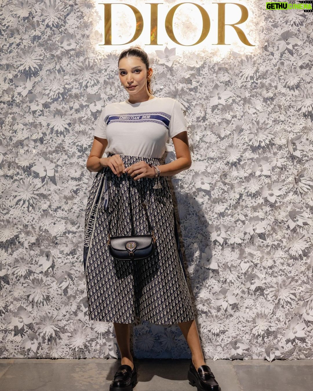 Juhi Godambe Instagram - A festive evening with @diorbeauty @dior 🤍✨🎄 . . Wearing all @dior Styled by @edwardlalrempuia #DiorHoliday #DreamInDior