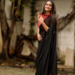 Kaavya Arivumani Instagram - Dramatic pause…. @prismatic_photography_7 @irish_blouses #kaavya#kaavyaarivumani