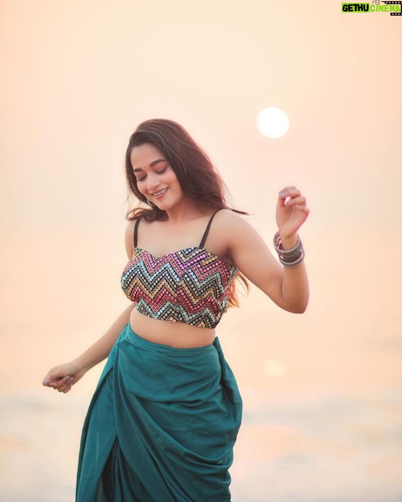 Actress Kaavya Arivumani HD …
