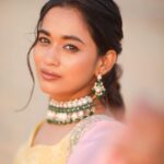 Kaavya Arivumani Instagram - Feelin goldyy in my element ⚜️👑 Ft @kaavyaarivumanioffl shot by @studio212_photography Styled @indu_ig Makeup @vishaa_hairandmakeup Hairdo @anu_hairstylist_sareedrapist Wearing @maolia_3 Jewelry @fineshinejewels #kaavya#kaavyaarivumani
