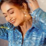 Kaavya Arivumani Instagram - Cause I’m icy 🦋🥶 Loving this series .,shot by @ikriosgokul Muah:@noormakeup_mehndi Costume :@shri_she Styling :@anand.aries #kaavya#kaavyaarivumani #instagram