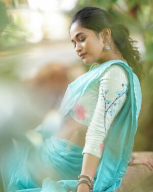 Kaavya Arivumani Instagram - All the feels💚

Costumes - @ivalinmabia
Photographer - @camerasenthil
Makeup - @jeevya_makeoverartistry
Hair - @purpleplusnagu
Shoot Organized by @rrajeshananda

#kaavya#kaavyaarivumani #insta #instagood