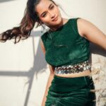 Kaavya Arivumani Instagram - Faraataa ✨🫨 Photography:@studio212_photography styled by: @ishwaryaalaguvel makeup: @zai.makeover.studio outfit: @tnt_designstudio #kaavya#kaavyaarivumani earrings: @fineshinejewels