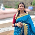 Kaavya Arivumani Instagram - Mom’s saree,me and peace💙 #kaavya#kaavyaarivumani Annamalayar Temple Tiruvannamalai