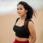 Kaavya Arivumani Instagram – I’m fireproof ., there’s nothing u can do .,
Just run away., coz I’m here to stay !🌠

@dhanush__photography 
@jee_makeupartistry 

.

#kaavya#kaavyaarivumani #cinema#instagram#instagood #instadailyphoto #tamilsongs