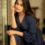 Kaavya Arivumani Instagram - Inky girlyy 💙 @priya_dharshini_makeupartist @mani_stylist_ @camerasenthil @rrajeshananda #kaavya#kaavyaarivumani