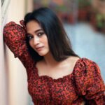 Kaavya Arivumani Instagram – Floral forever🥀🎴
@sathyaphotography3 

#kaavya#kaavyaarivumani